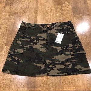 Camouflage mini skirt